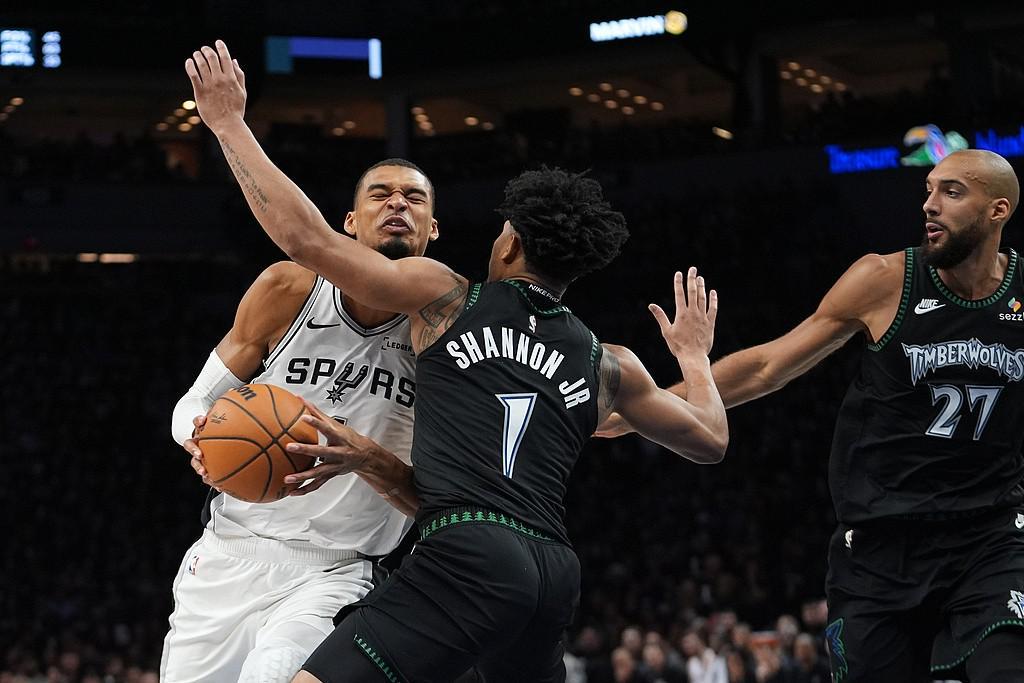 开云-遮天蔽日，文班亚马18投13中砍下39分15篮板5盖帽